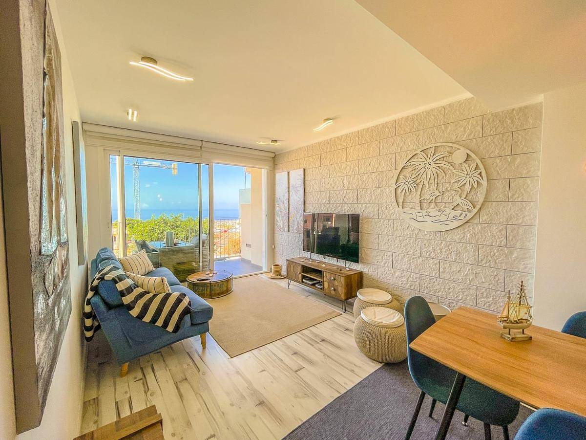 Apartamento entero, La Barquita - Luxury Apartment with Rooftop Pool & Gym in Adeje in Las Nieves, Adeje