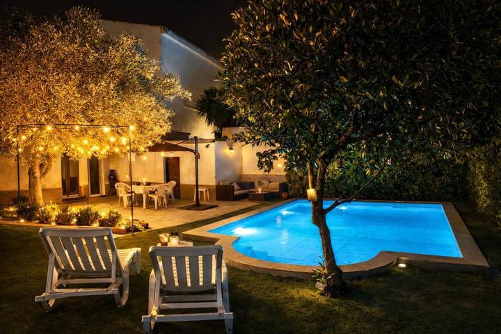 BnB, mit Terrasse und Garten sowie Pool und Ausblick in Metropolregion Lissabon