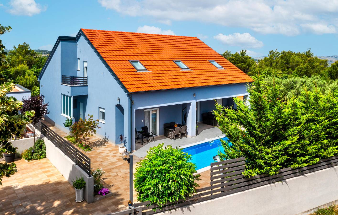 Ferienhaus für 12 Personen mit Terrasse in Bilice, Šibenik-Knin