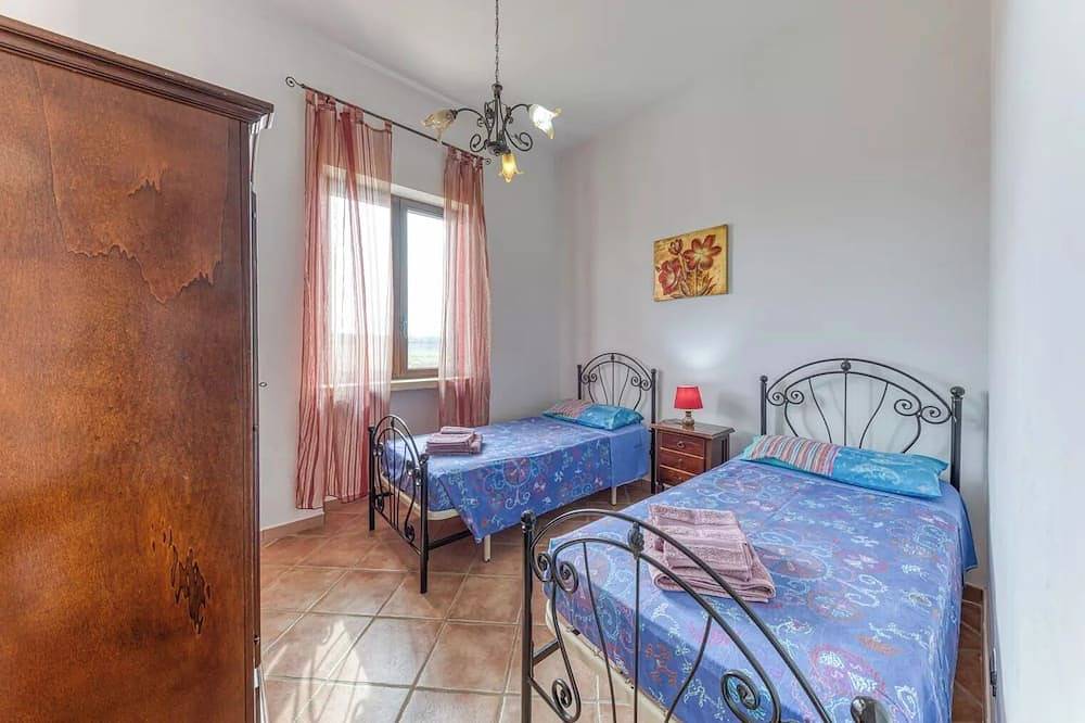 Villa Cisura Ranne - 2 km from the sea with a private heated pool in Diso, Lecce Provinz