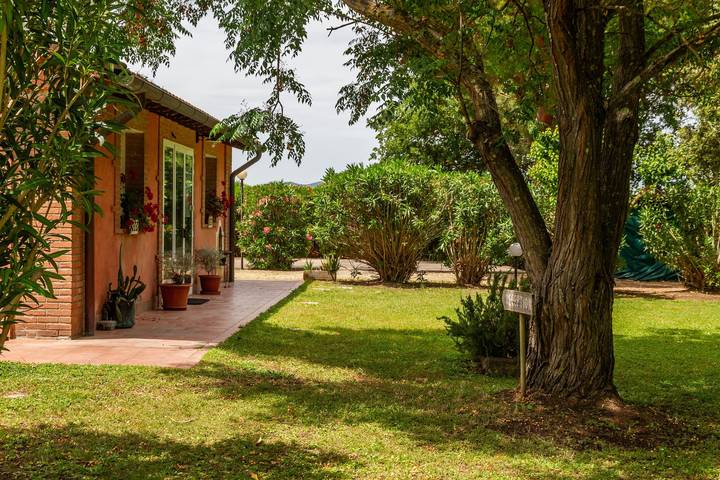 Apartamento entero, Apartamento 'Stefano' con jardín compartido, Wi-Fi y aire acondicionado in Grosseto, Provincia de Grosseto
