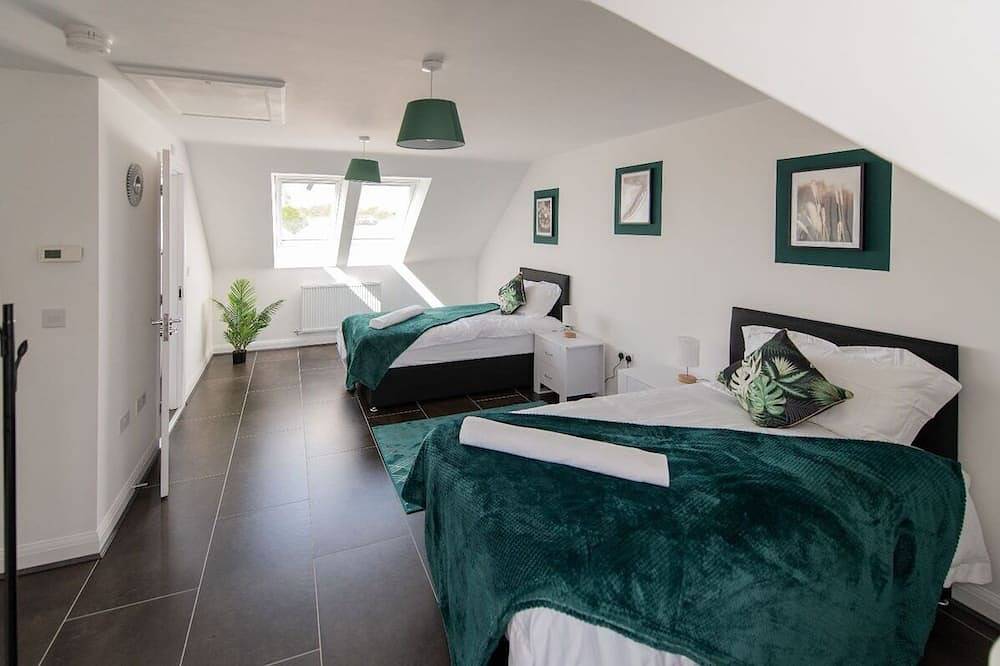 25%off monthly stays/3 bedroom/6 guests in Warwickshire