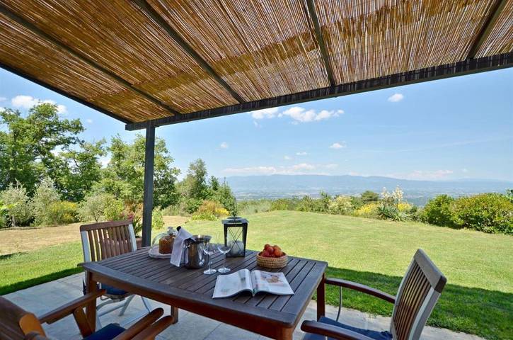 Villa per 8 persone, con Terrazza e Giardino nonché Piscina e Panorama a Montevarchi