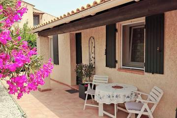 Gîte pour 6 personnes, avec jacuzzi ainsi que terrasse et jardin, animaux acceptés à Saint-Cannat