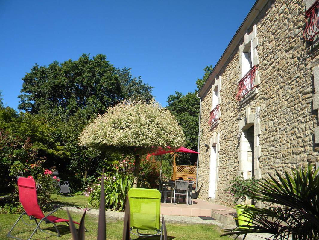 Les Camélias in Sainte-Hélène, Côte des Mégalithes