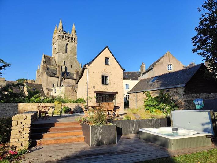 Maison de vacances pour 6 personnes, avec Jacuzzi et Terrasse ainsi que Jardin et Vue