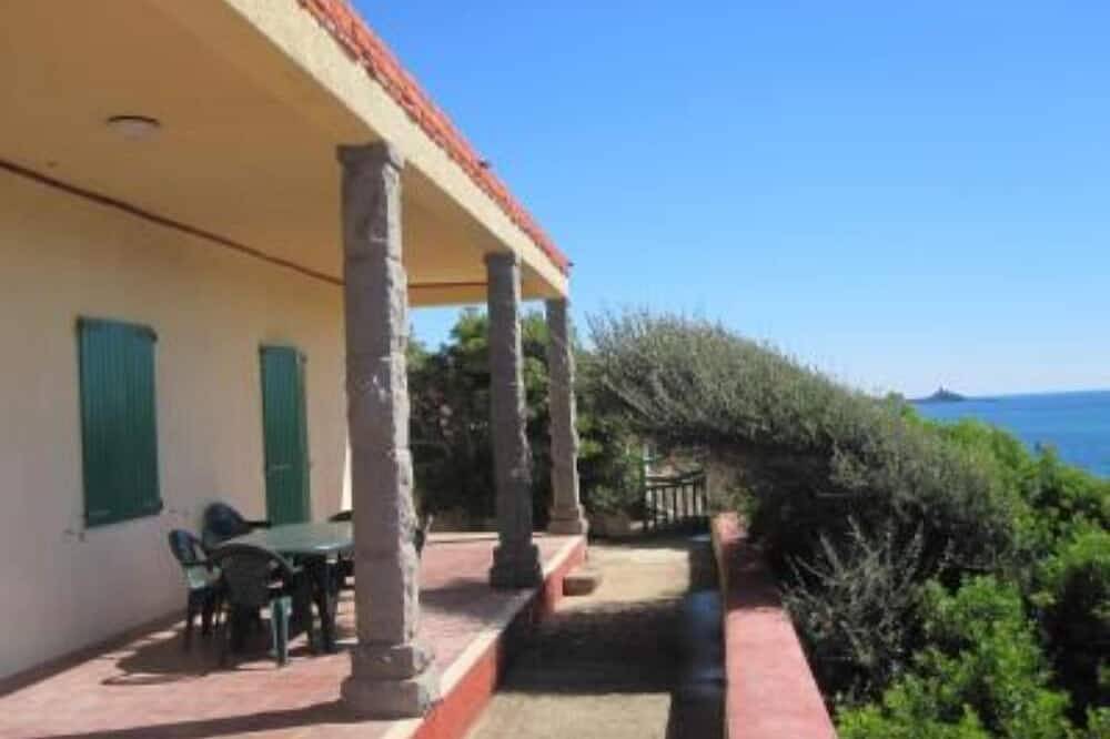 Freistehendes Ferienhaus mit Panoramablick über das Meer  und direktem Zugang zum Strand in Porto Alabe, Planargia
