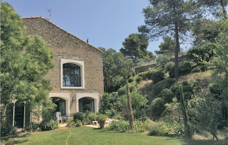 Cesseras Retreat : 300sqft, TV, Piscine, Jardin & Internet in Azillanet, Région de Béziers