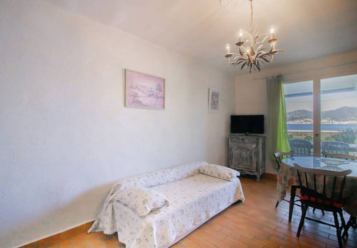 Studio entier, Studio « Pieds dans l’eau » avec vue mer et terrasse privée in Porticcio, Grosseto-Prugna