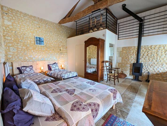 Gîte pour 8 personnes, avec jardin ainsi que piscine et terrasse en Charente - 3