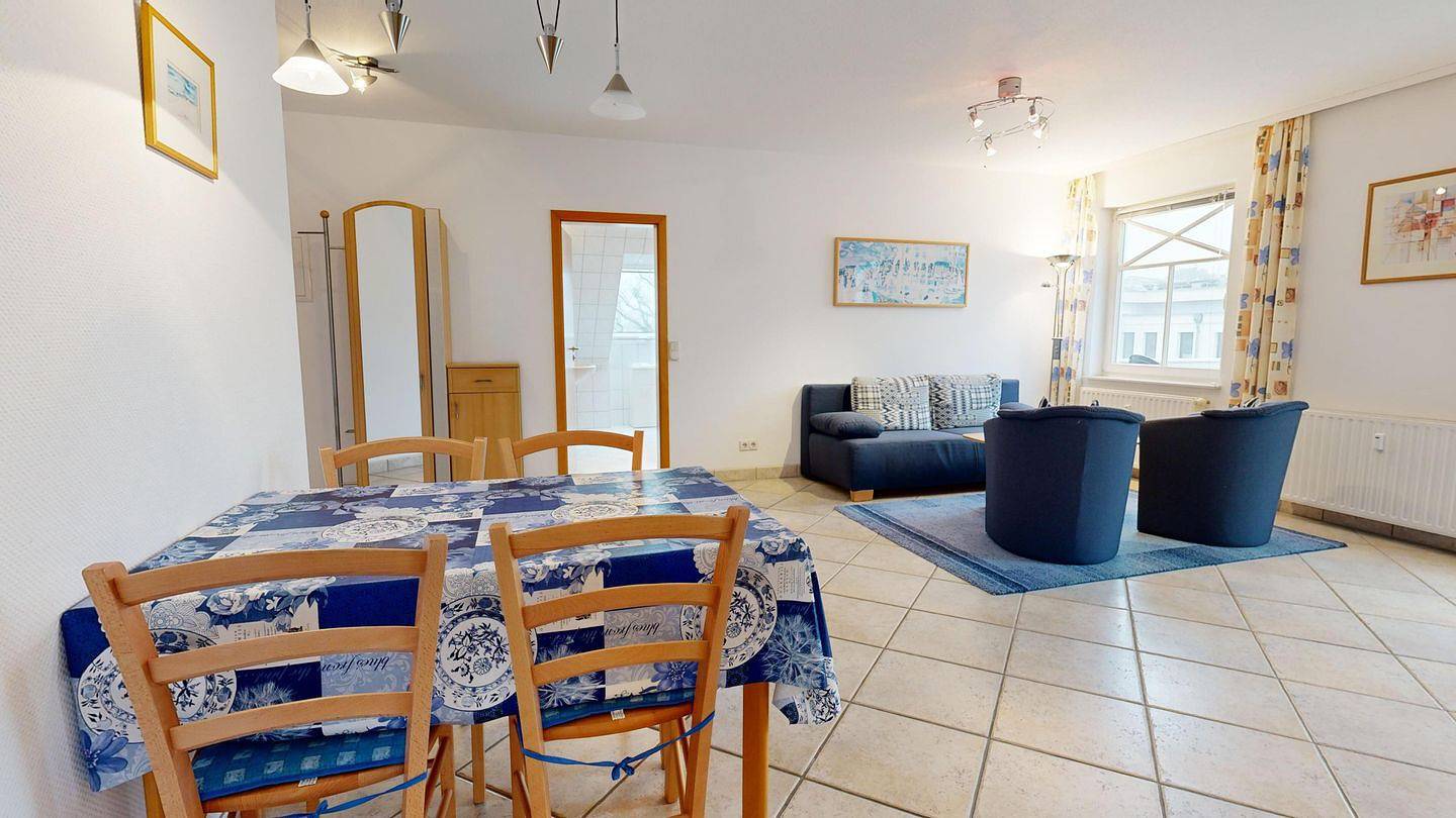 Ganze Wohnung, Strandnahe Ferienwohnung mit Südbalkon und Sauna im Haus in Ostseebad Binz, Binz