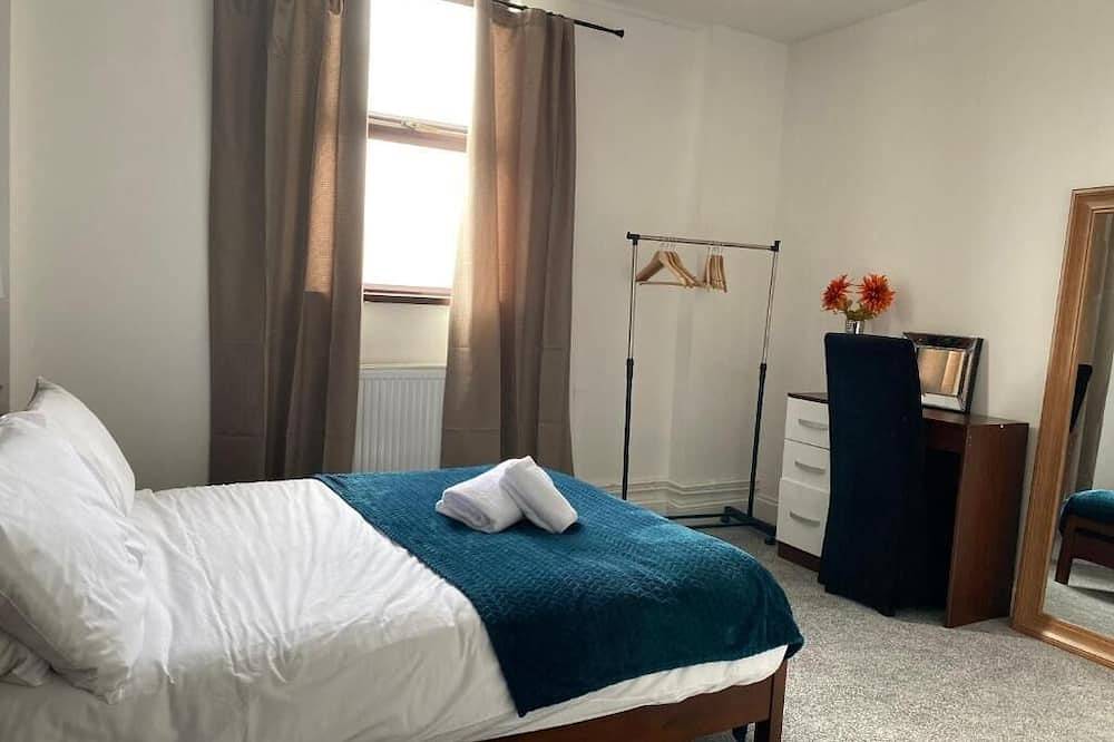 Apartment for 6 People in Swansea, Swansea region
