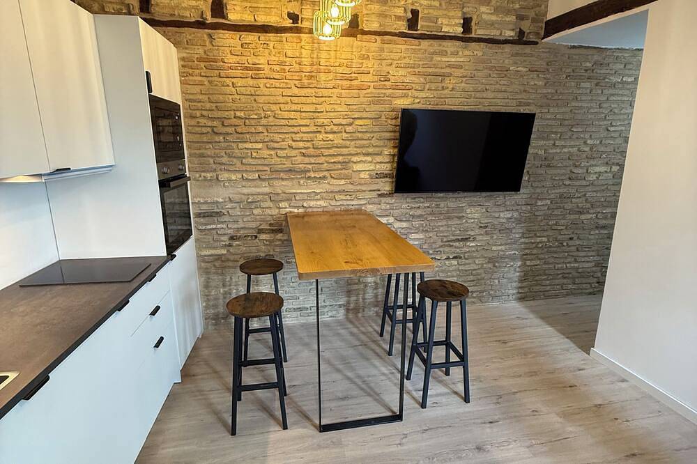 Entire apartment, Beautiful Penthouse With Views In The Center Of Pamplona in Pamplona, Navarra Province