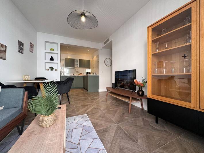 Gîte pour 4 personnes, avec terrasse dans Cathedrale Orthodoxe Saint Nicolas Nice