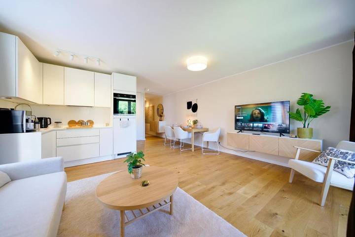 Ferienwohnung für 4 Personen, mit Balkon und Terrasse sowie Seeblick und Ausblick in Zwickau