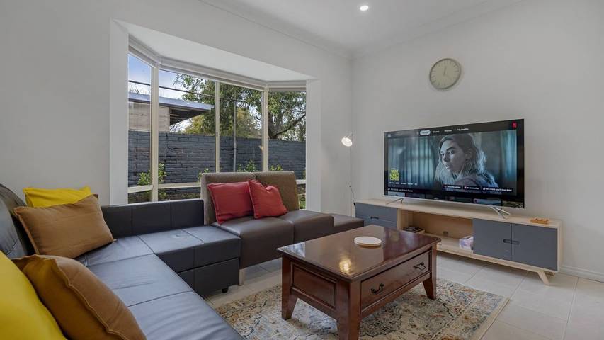 Holiday apartment for 11 people in Adelaide