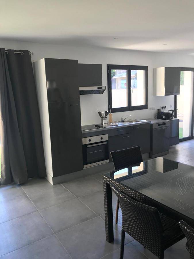 Villa pour 6 personnes, avec jardin et piscine, animaux acceptés à Vallon-Pont-d'Arc - 4