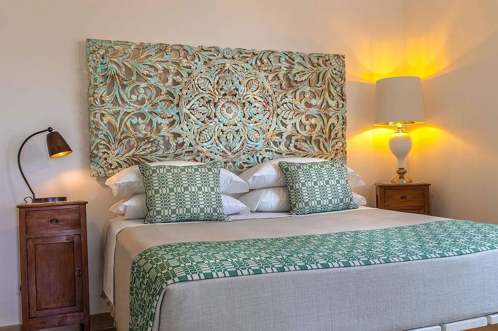 Masseria Ferarelli - \"Rizzeddrha\" Room with Patio in Diso, Lecce Provinz