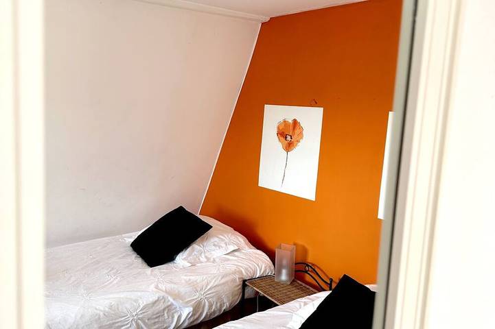 Gîte Les Palmiers – Sleeps 6 – 2 Bathrooms – Heated Indoor Pool in Arques, Saint-Omer und Umgebung