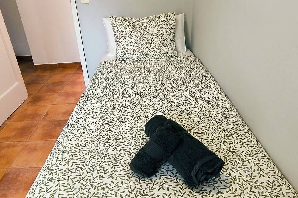 Entire apartment, Amelia Cancajos: Comfort Swimming pool and beach nearby in Los Cancajos, La Palma South