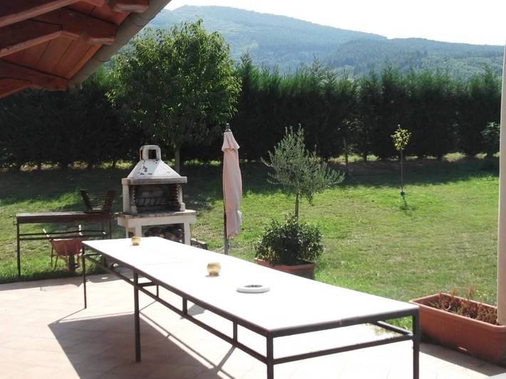 Location de vacances pour 2 personnes, avec vue ainsi que terrasse et jardin, animaux acceptés à Gualdo Tadino - 4