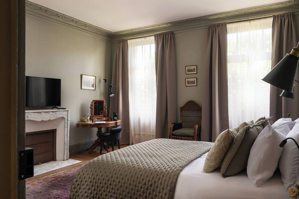 Les Villas du Parc - Ambroise - Parc Thermal de Vittel \n\nbed & Breakfast in Vittel, Neufchâteau (Frankrijk)