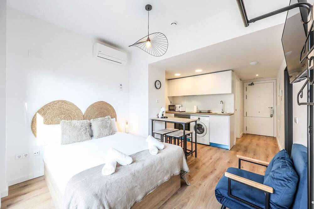 Ganze Wohnung, Elegant Studio with Private Terrace in San Sebastián de los Reyes, Madrid Province