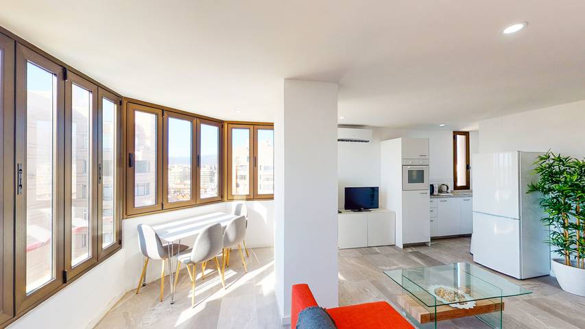 Entire apartment, Las Palmeras - Best Location Cozy Apartment in Fuengirola Centre, Fuengirola
