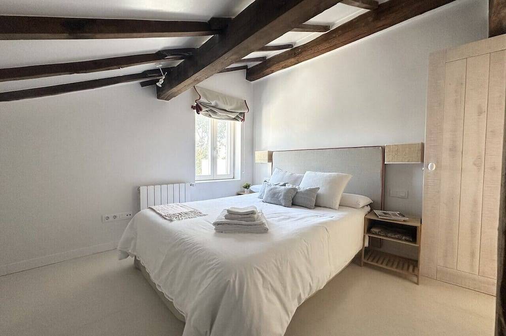 El Delirio de Luna in Pedreña, Marina de Cudeyo