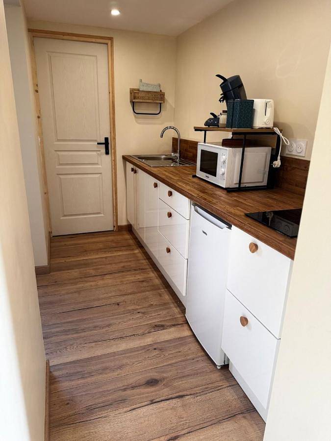 Two-Bedroom House in Fresnoy-Folny, Région de Dieppe