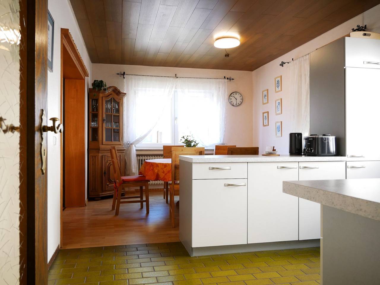 Ganze Wohnung, Ferienwohnung 'Die Große Ferienwohnung' mit Gemeinschaftsgarten, Wlan und Klimaanlage in Europa-Park, Ringsheim