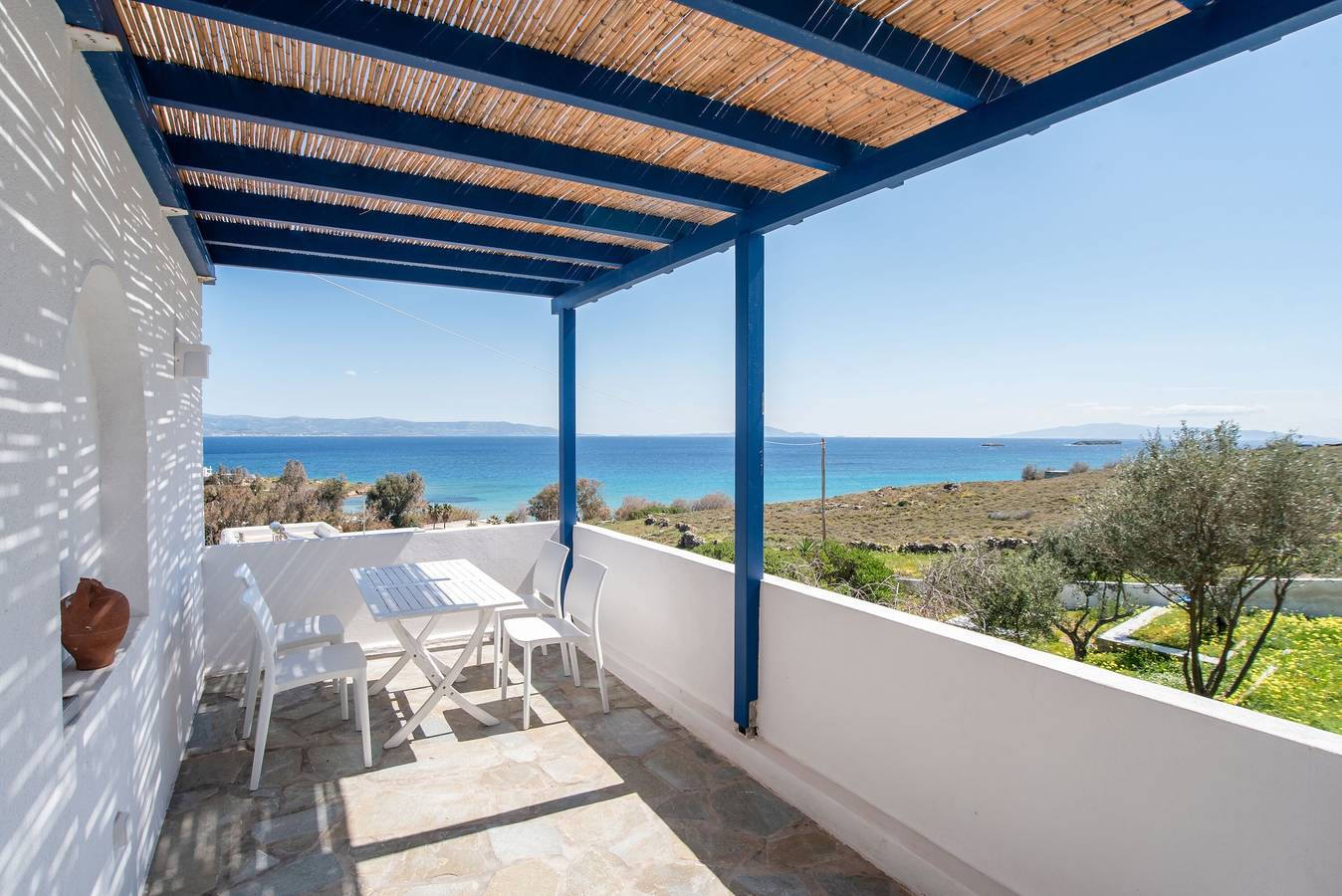 Holiday Home 'Punda Beach Seaside Retreat' with Sea View, Wi-Fi and Air Conditioning in Paros