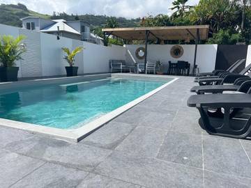 Maison de campagne pour 2 personnes, avec piscine ainsi que jardin et terrasse à Manapy les Bains