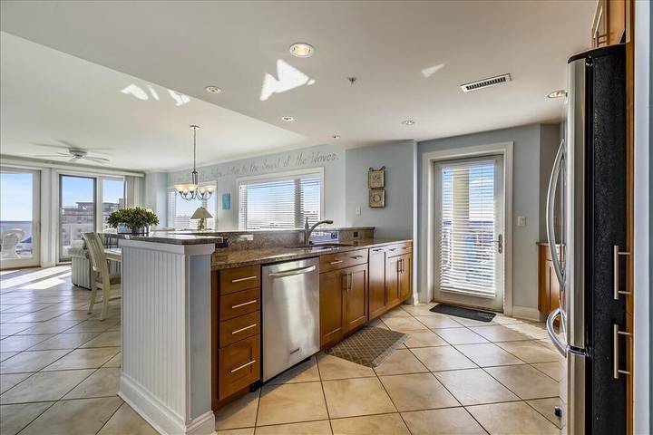 Vacation rental for 10 people, with pool and balcony in Ocean City