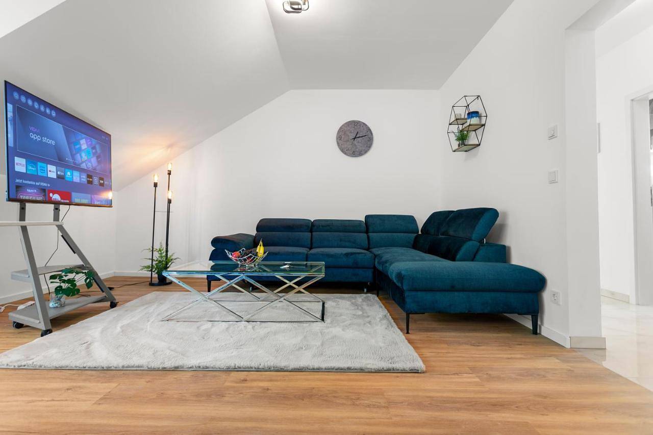 Ganze Wohnung, Lit Living Deluxe Apartments Wörth - Parking - Box Spring - Bbq - Balcony in Wörth am Rhein, Rheinebene