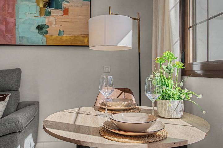 Entire apartment, Apartment 'La Mina' with Terrace, Wi-Fi and Air Conditioning in Ronda, Málaga Province