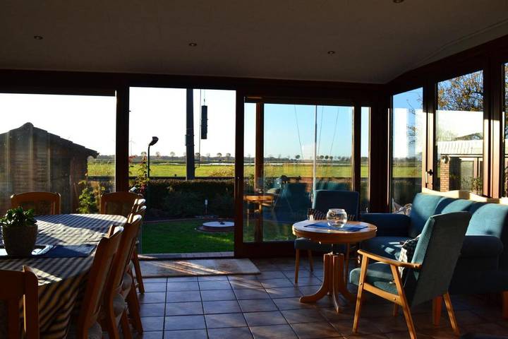 Ferienhaus für 5 Personen, mit Balkon und Terrasse sowie Garten und Seeblick