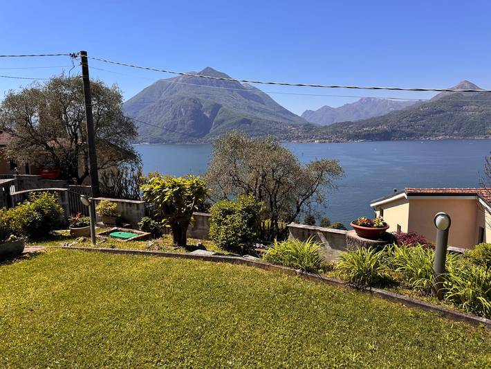 Gîte pour 3 personnes, avec vue sur le lac ainsi que jardin et vue dans Perledo