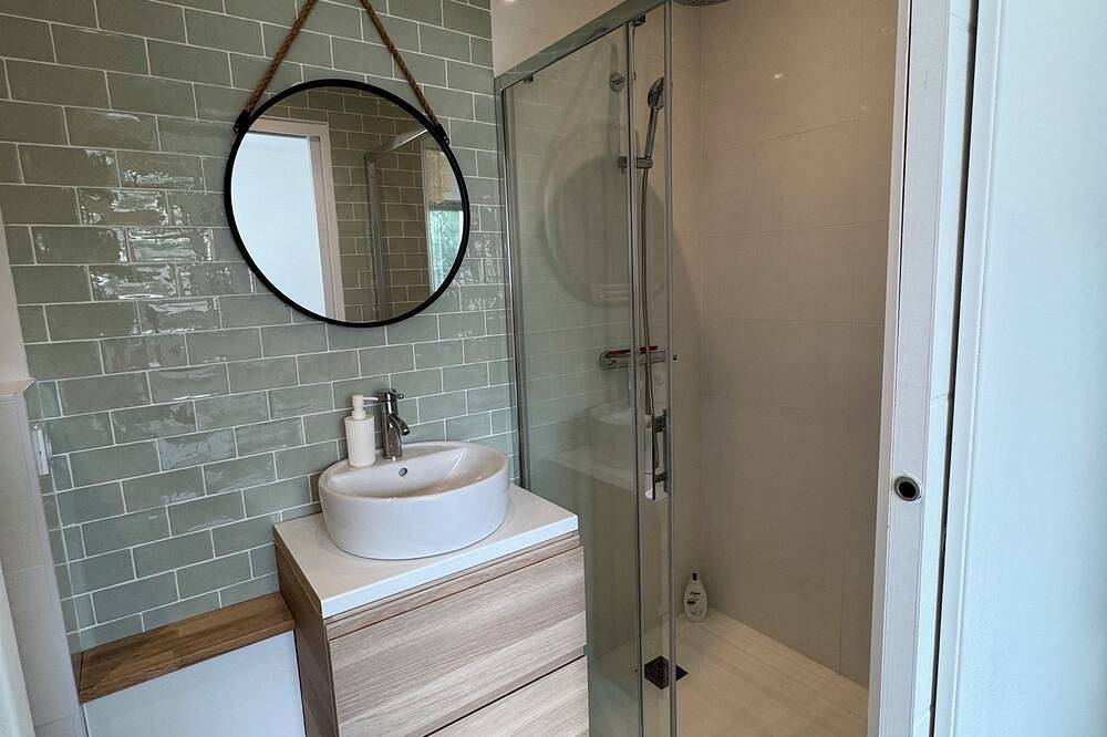 Apartamento entero, Cosy studio in quiet location, Questembert town center in Questembert, Región de Vannes