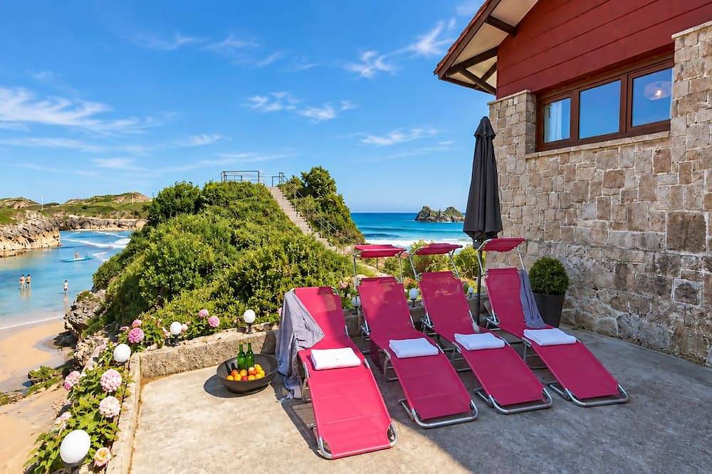 House in Llanes | Directly on the beach | Rebellín in Las Cámaras, Llanes