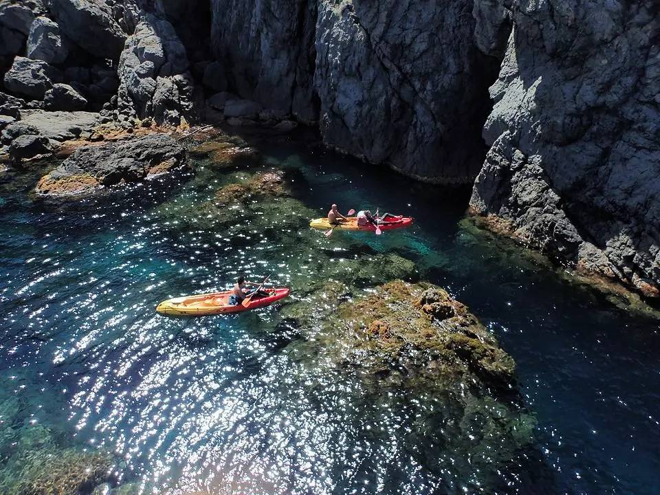 Premium air-conditioned mobile home 3 rooms 4/6 persons in Galéria, Parc naturel régional de Corse
