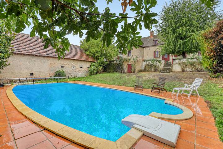 Villa pour 9 personnes, avec terrasse et piscine en Bourgogne - 2
