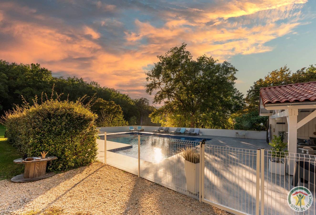 Domaine des 4 Mas, Gîte La Howlite in Sembas, Quercy
