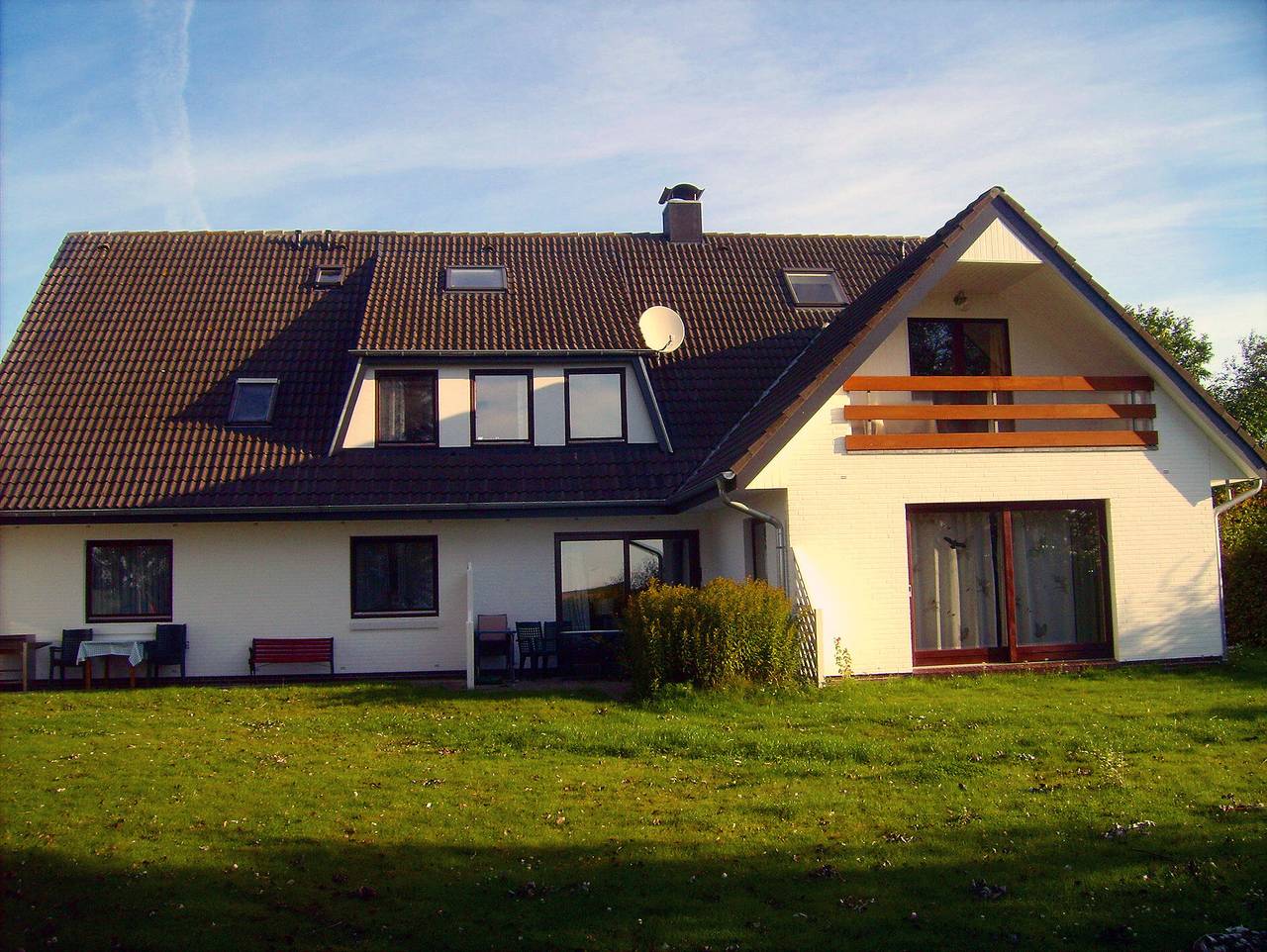 Hel lägenhet, Apartment 'Fewo 1 Hooge' with Shared Terrace, Shared Garden and Wi-Fi in Dagebüll, Nordfriesland