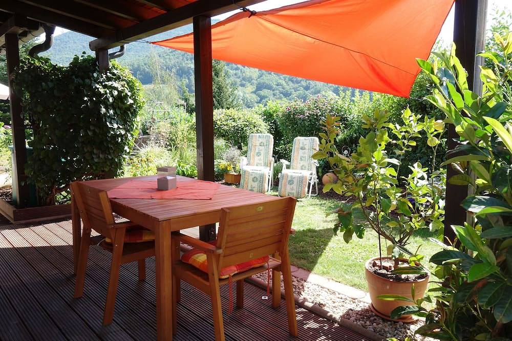 Appartement entier, Apartment with garden, quiet location at the forrest, pets welcome in Dernbach, Arrondissement de la Route-du-Vin-du-Sud