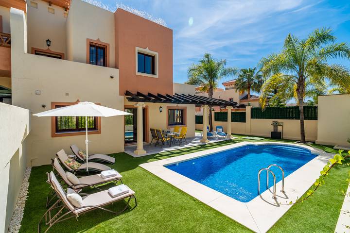 Casa rural para 6 personas, con jardín y terraza en Coín