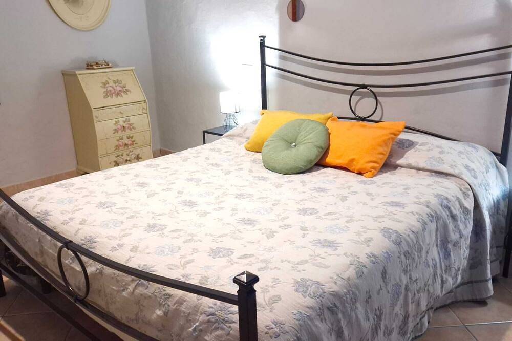 Ganze Wohnung, Nice apartment with large terrace in Portoscuso, Carbonia-Iglesias Provinz