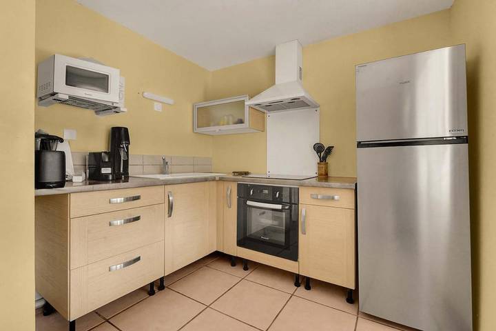 Location de vacances pour 4 personnes, avec piscine ainsi que jardin et vue, animaux acceptés à Pechbonnieu - 3