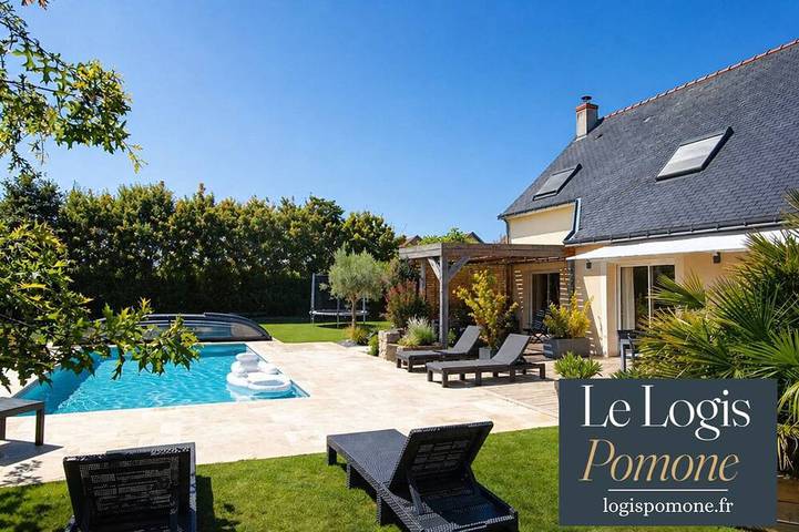 Location de vacances pour 11 personnes, avec Terrasse et Jardin à La Pommeraye