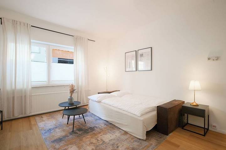 Ganze Wohnung, Nuit Apartment - Hbf, Zentral, Helios-Klinik, Nähe Messe Düsseldorf in Krefeld, Niederrhein
